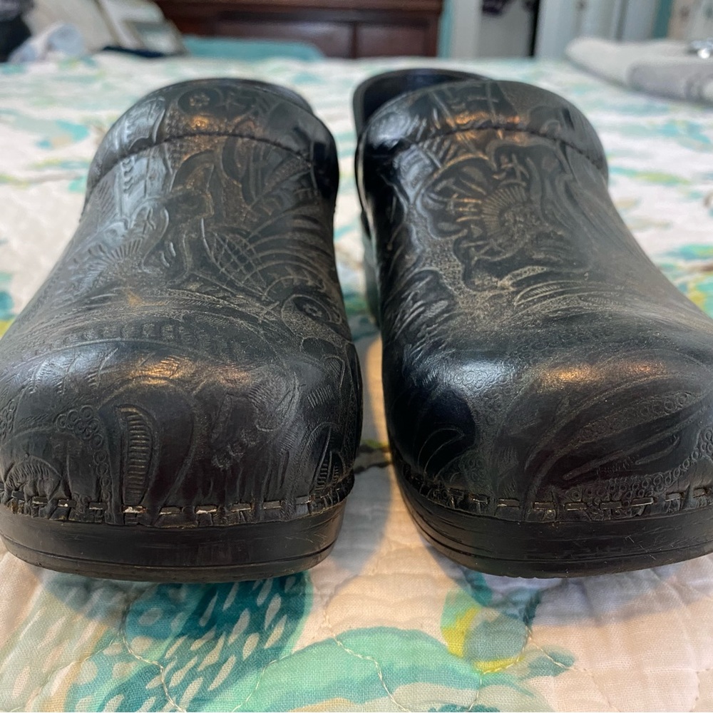 DANSKO Clogs - Black. Sturdy and Comfortable. Great Brand!🖤🌻 - Picture 3 of 7